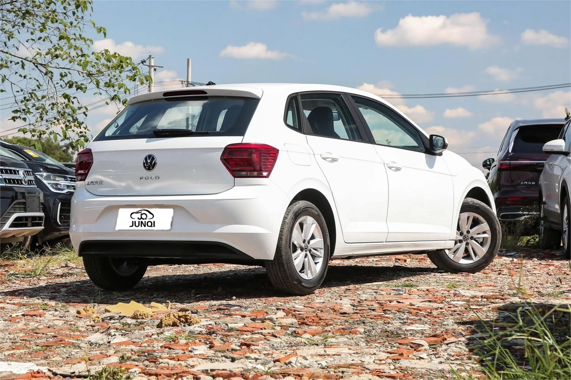 Volkswagen Benzynowy Samochód POLO 1.5L Dorośli Benzynowy Samochód Z 185km / H Maksymalna prędkość dla kierowców