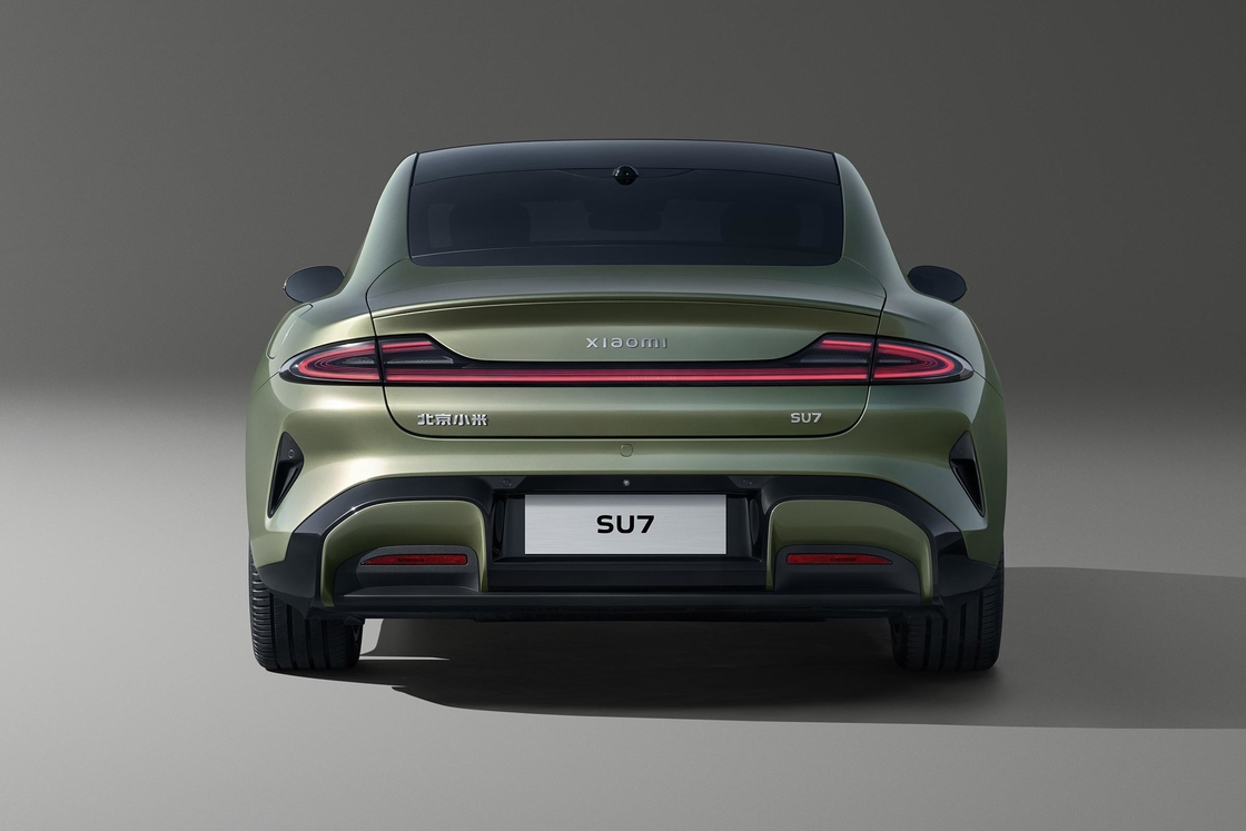 XIAOMI SU7 Sedan AWD All Wheel Drive Elektryczny SUV 800km 101kWh PS 495kw/838nm R19