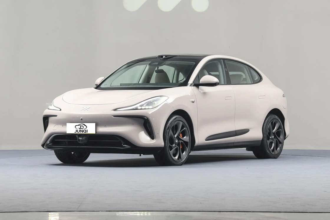 Zhiji LS62023 Max Ultra-Long Range Edition IM Elektryczny samochód dla średnich i dużych SUV z zasięgiem 760 km