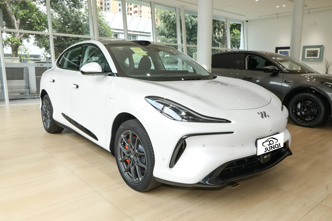 Zhiji LS6 2023 Max Super Performance Edition IM Elektryczny samochód 787 KM Średni i duży SUV