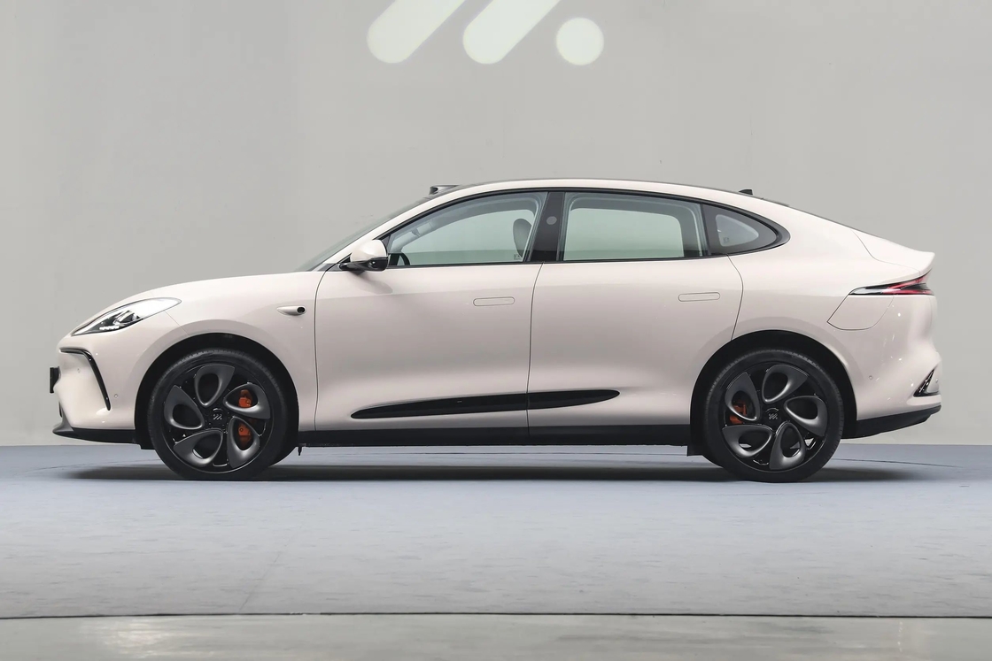 Zhiji LS6 z lewym napędem Samochód elektryczny sedan Zhiji S Flagship Model For Adult