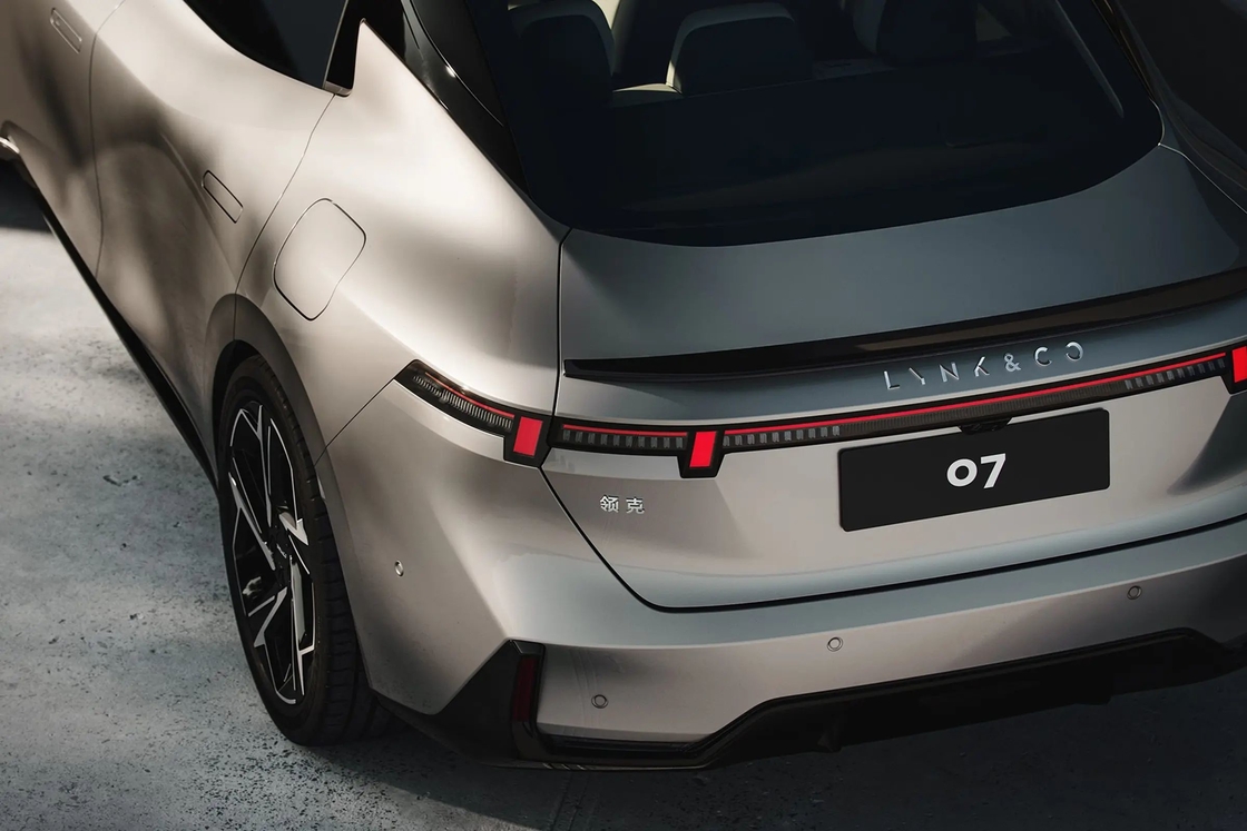 Nowy elektryczny SUV z prędkością 180 km/h