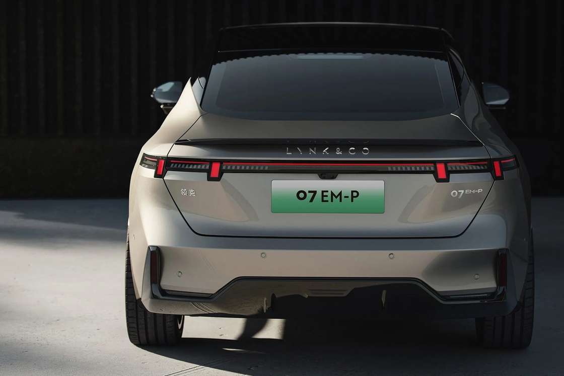 Lynk Co 07 2024 model Em-P 126km Długa żywotność baterii Nowy samochód Uniwersalne rozwiązanie zrównoważonej mobilności dla konsumentów miejskich