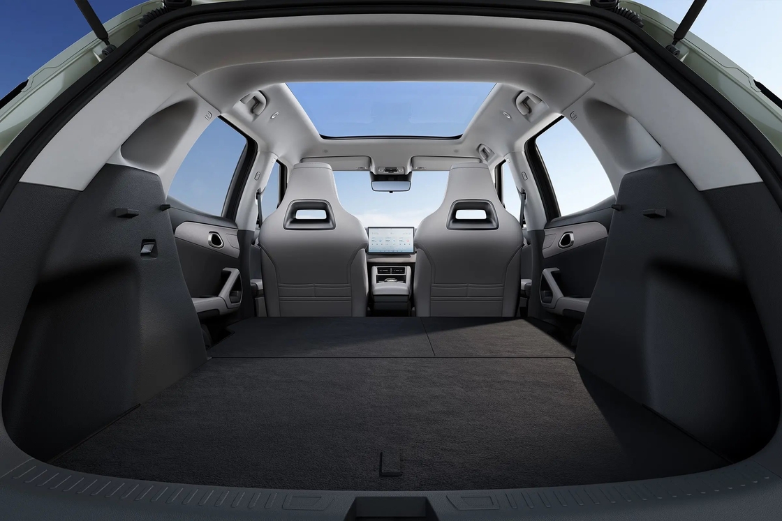 BYD Yuan UP Transformative Electric Subcompact Crossover dla nowoczesnej mobilności miejskiej