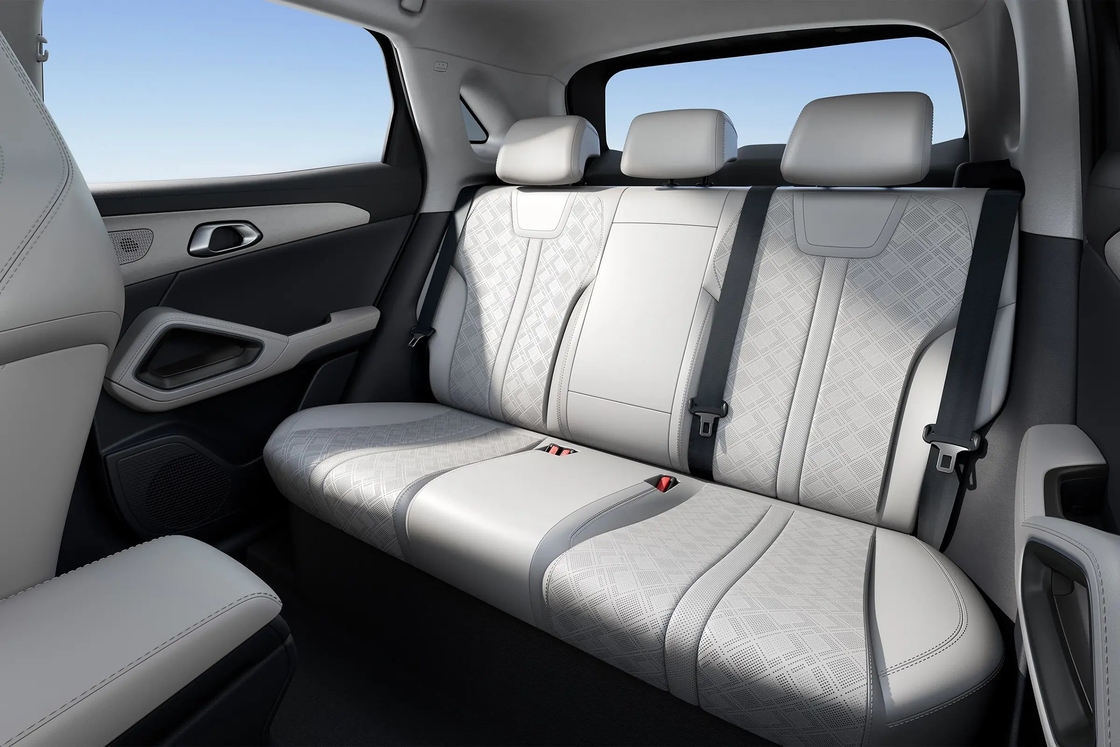 BYD Yuan UP Transformative Electric Subcompact Crossover dla nowoczesnej mobilności miejskiej