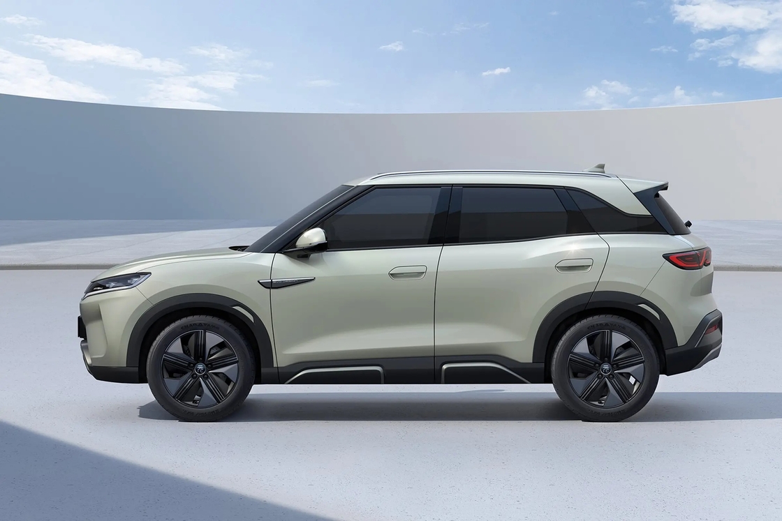 BYD Yuan UP Transformative Electric Subcompact Crossover dla nowoczesnej mobilności miejskiej