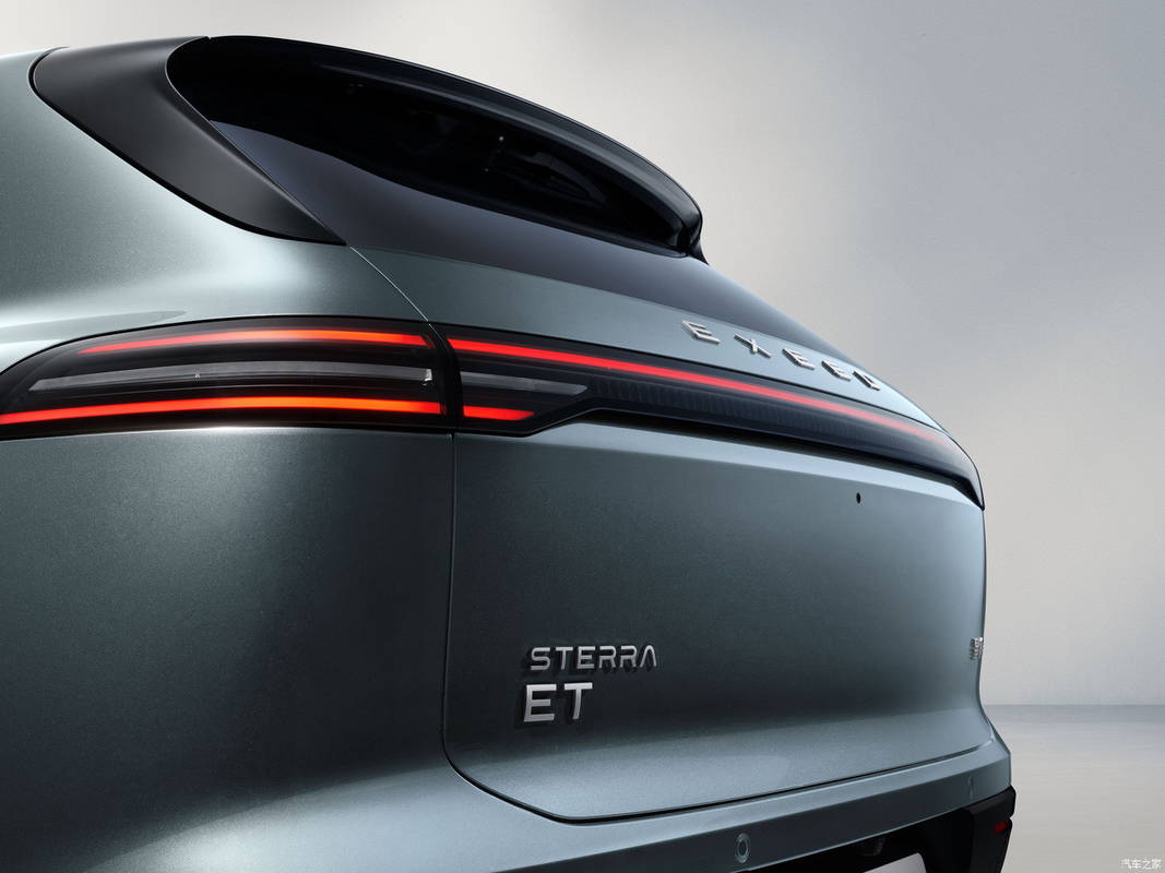 200km/h Chery Electric Car SUV EXEED ET 290 Nm Torque With Side Hang Door