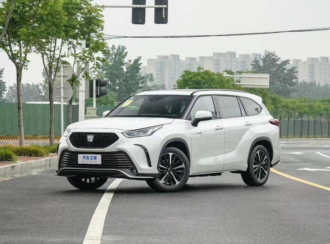 Wytrzymały i trwały samochód elektryczny Toyota Hybrid Energy Type Toyota Crown Land Release