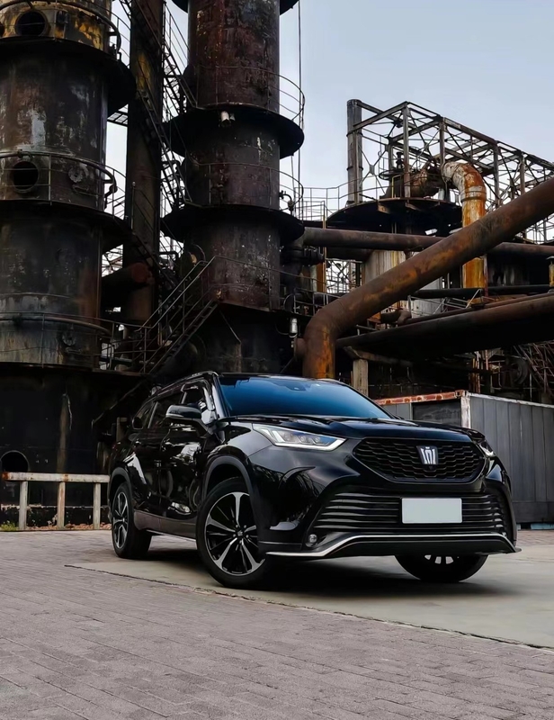 Toyota Hybrid Sedan Typ Toyota Electric Car 4 drzwi 5 miejsc Toyota Crown Land Release