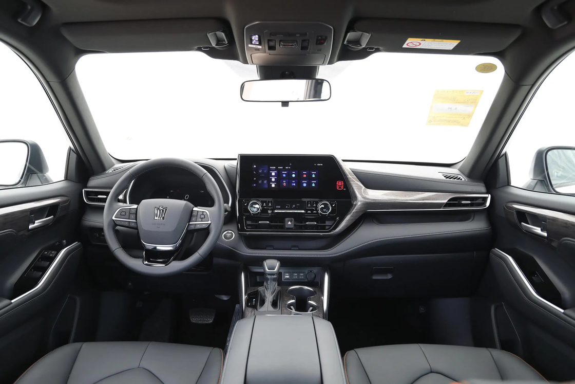 Toyota Crown Land Release Lufang Elektryczny samochód z napędem na wszystkie koła EV 155 mph Maksymalna prędkość