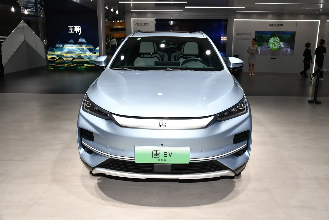 5 miejsc BYD Tang Elektryczne pojazdy elektryczne do dojazdów do miasta i podróży dalekiego zasięgu