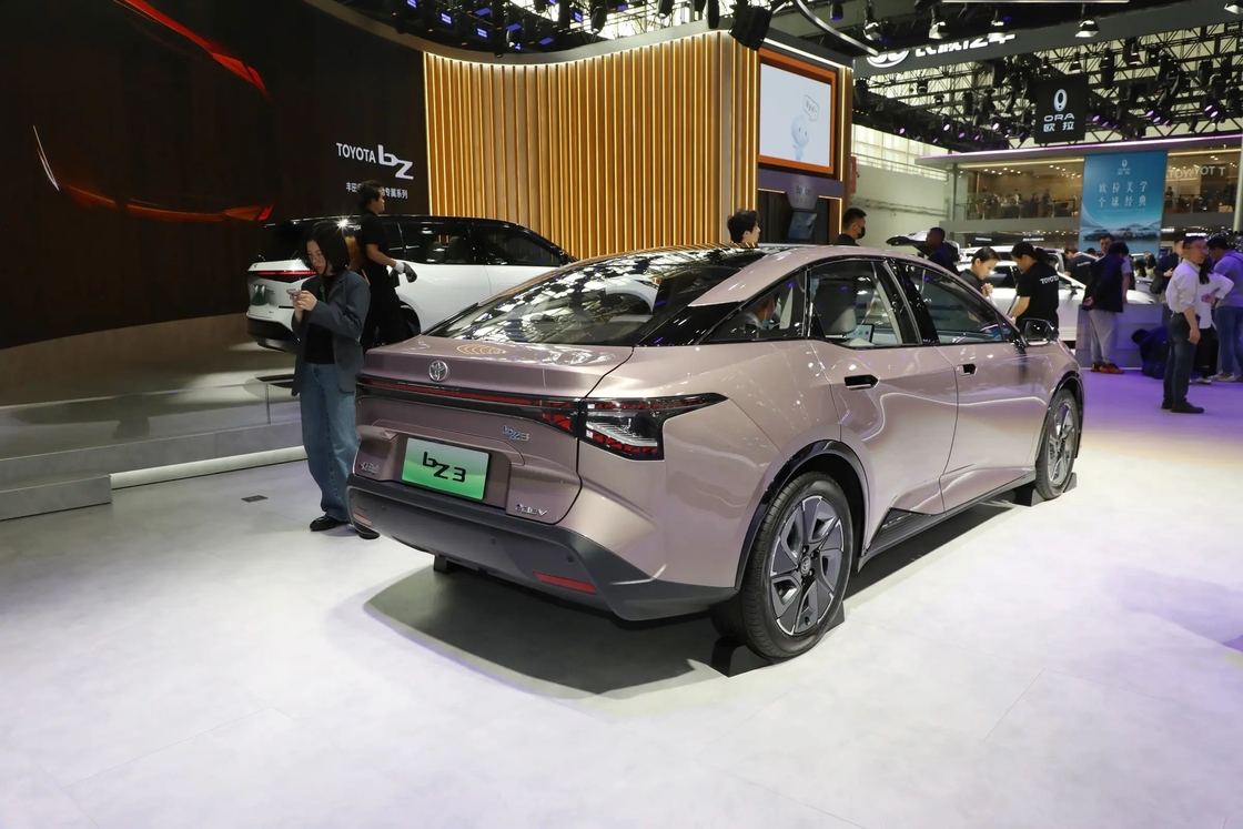 BZ3 Toyota Elektryczny Samochód FWD Sedan Typ Z Designem Gry Sygnatury