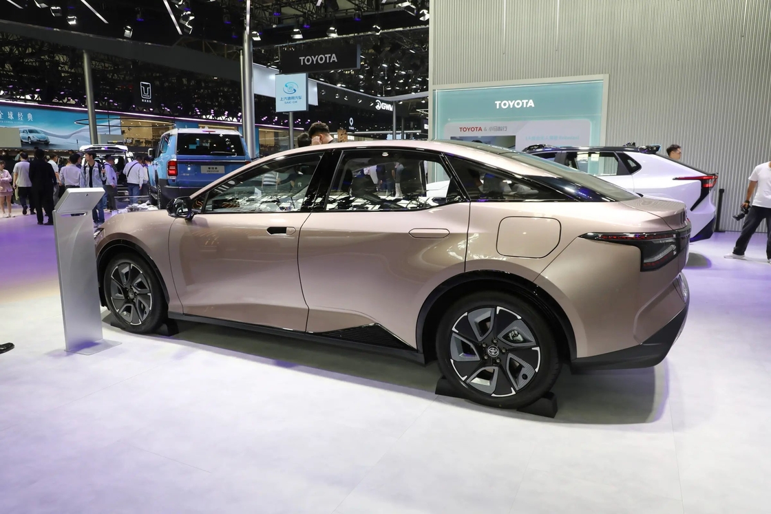 BZ3 Toyota Elektryczny Samochód FWD Sedan Typ Z Designem Gry Sygnatury