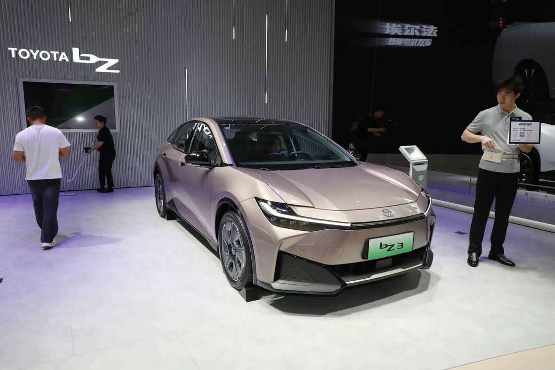 BZ3 Toyota Elektryczne Pojazdy 4 drzwi 5 miejsc Sedan Jednorazowy napęd bezpośredni