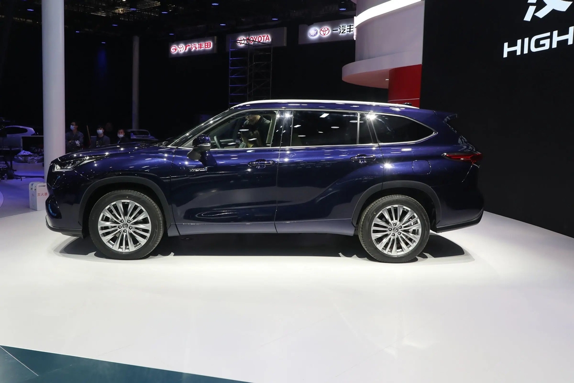 Średni Toyota Cross Car SUV Hybird 2.5L 7 miejsc Hanlanda 2.5L Elite Version