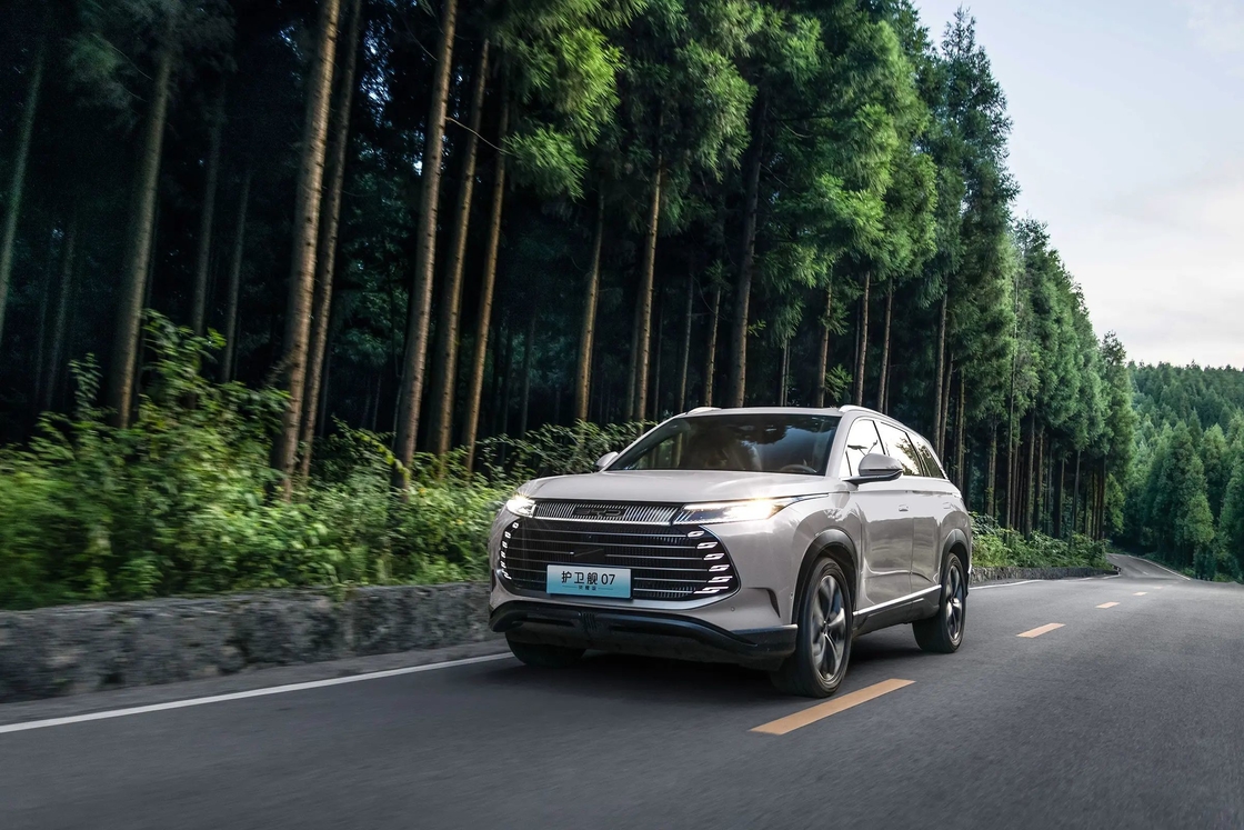 Uaktualnij swoją flotę z BYD Electric Car Frigate 07 Glory Edition DiLink 100 System silnika