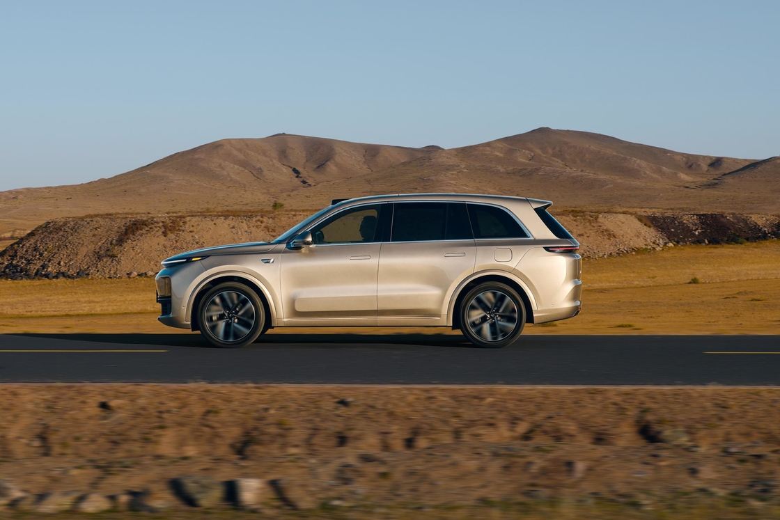 5 drzwi 6 miejsc L8 Lixiang elektryczny samochód SUV z lewa kierownicą z zasięgiem 800 km