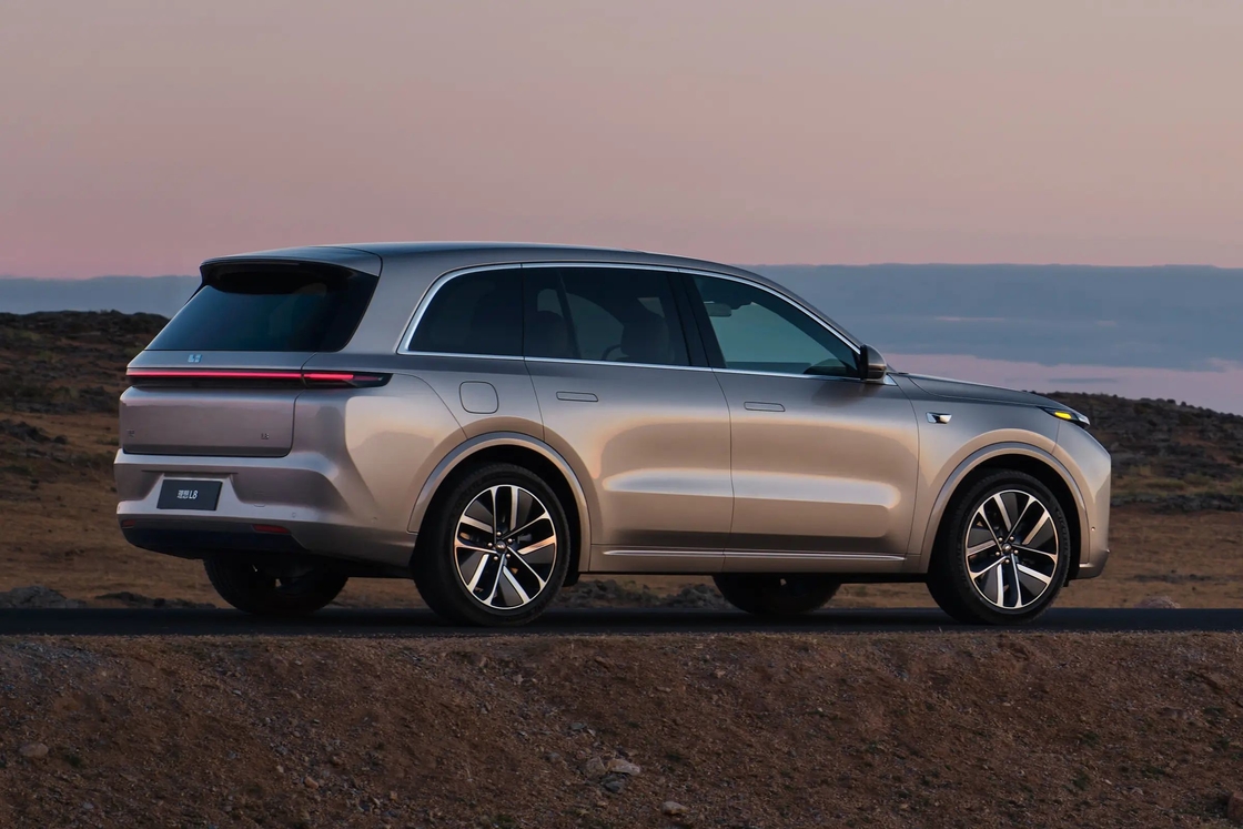 5 drzwi 6 miejsc L8 Lixiang elektryczny samochód SUV z lewa kierownicą z zasięgiem 800 km