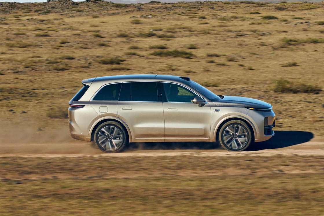 Lixiang L8 Rodzinny samochód elektryczny o długości 400 km z wytrzymałymi różnymi obręczami
