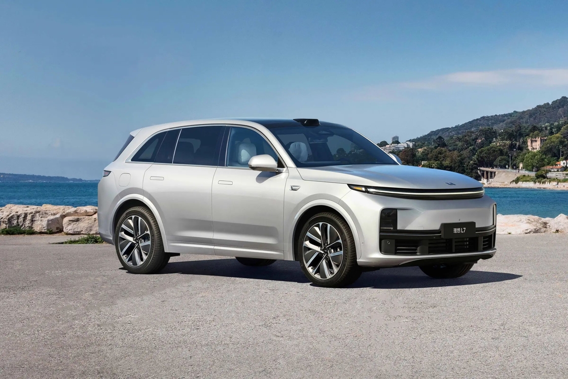 Li L7 Luxury Mid-to-Large Range Extender SUV z czterosobową wentylacją przez Lixiang Electric Car