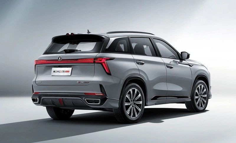 Changan Petrol CS75 Plus SUV Benzyna Energetyczny Typ Do Codziennych Przygód
