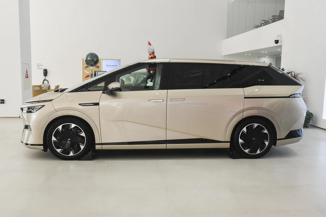 2024 Xpeng X9 MPV Pure Electric 320Ps Ultra Long Range 702 AWD 640km Pro Max z X9 New Energy Vehicle