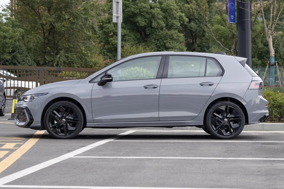 2024 Wysokiej wydajności VW Volkswagen Golf 8 200 280 TSI DSG R-Line Hatchback Sedan Samochód benzynowy Zbudowany w Chinach Do sprzedaży nowe samochody