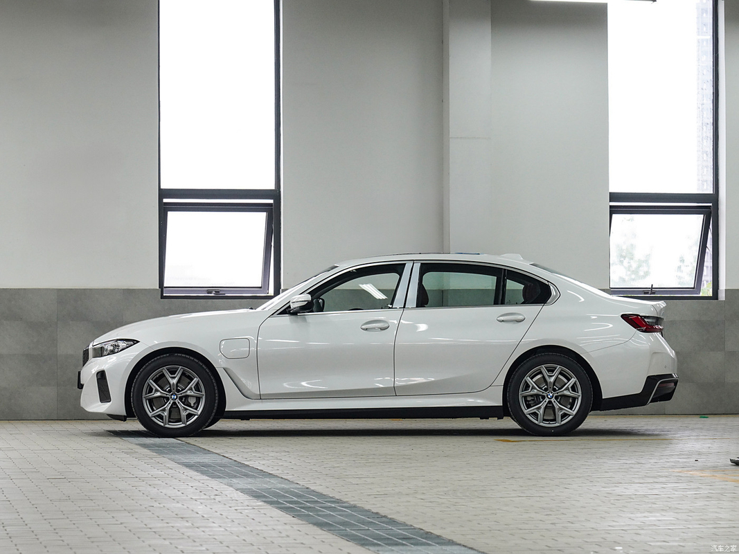 BMWS I3 IX3 Pure Electric Luxury Sedan Model 2024 Edrive 35 L 40L Sport Night Nev I3 BMWS Wytworzony w Chinach