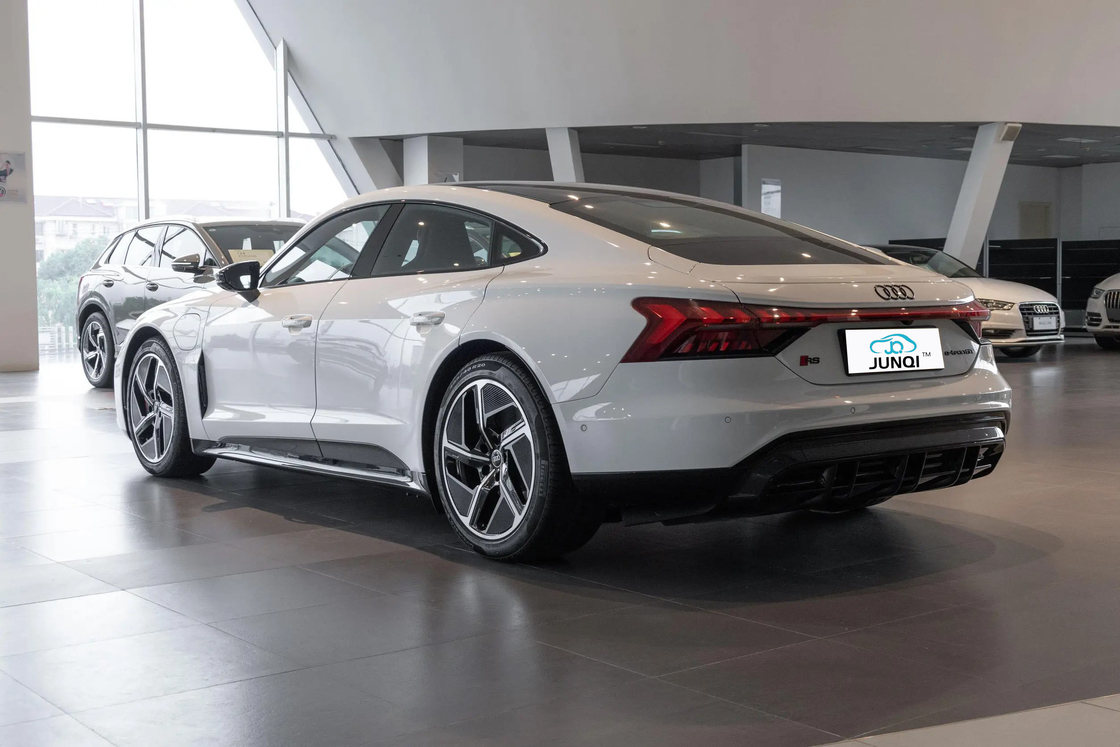 2024 Audi Q4 Etron Q5 Etron RS Etron Etron Gt Pojazd elektryczny 4 koła SUV EV Samochód dla dorosłych Nowy samochód używany Duża prędkość Nowy samochód energetyczny Elektryczny samochód elektryczny