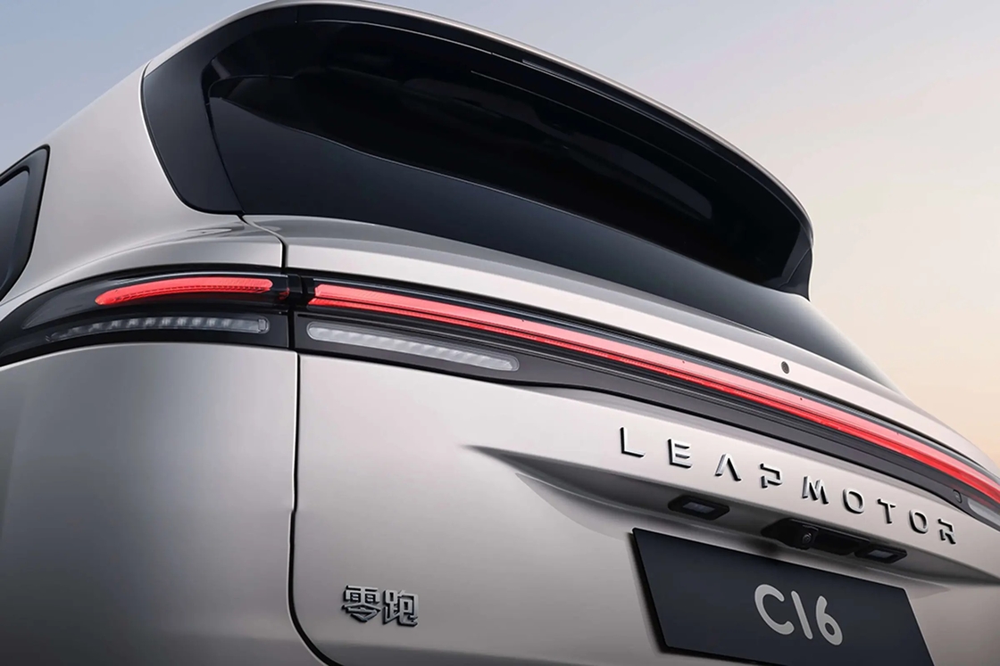 Najlepsza wartość Nowe pojazdy energetyczne 2024 Leapmotor C16 Electric SUV Chiński Smart EV z wysoką wydajnością gotowy do wysyłki