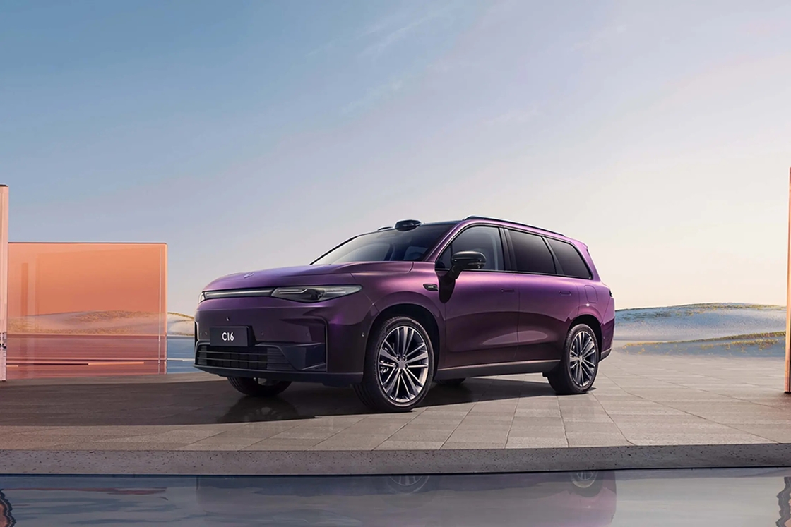 Leapmotor Hybrid Car C16 2WD Długi zasięg 200 km czysty zasięg elektryczny Duży zasięg elektryczny Hybrid Car