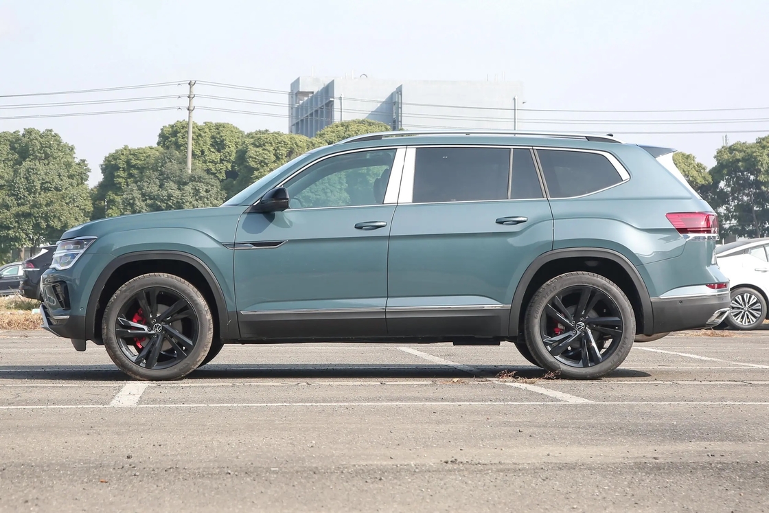 VW Touron 2.5T-A/MT-530 4WD Flagowa wersja 7-osobowa Duży SUV
